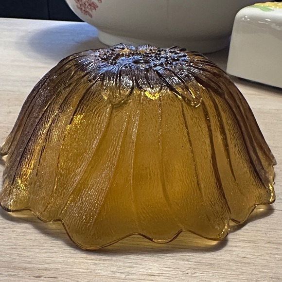 VINTAGE | Indiana Glass Amber Sunflower Bowl, Marigold Carnival Glass 7” 1930’s - Picture 8 of 11
